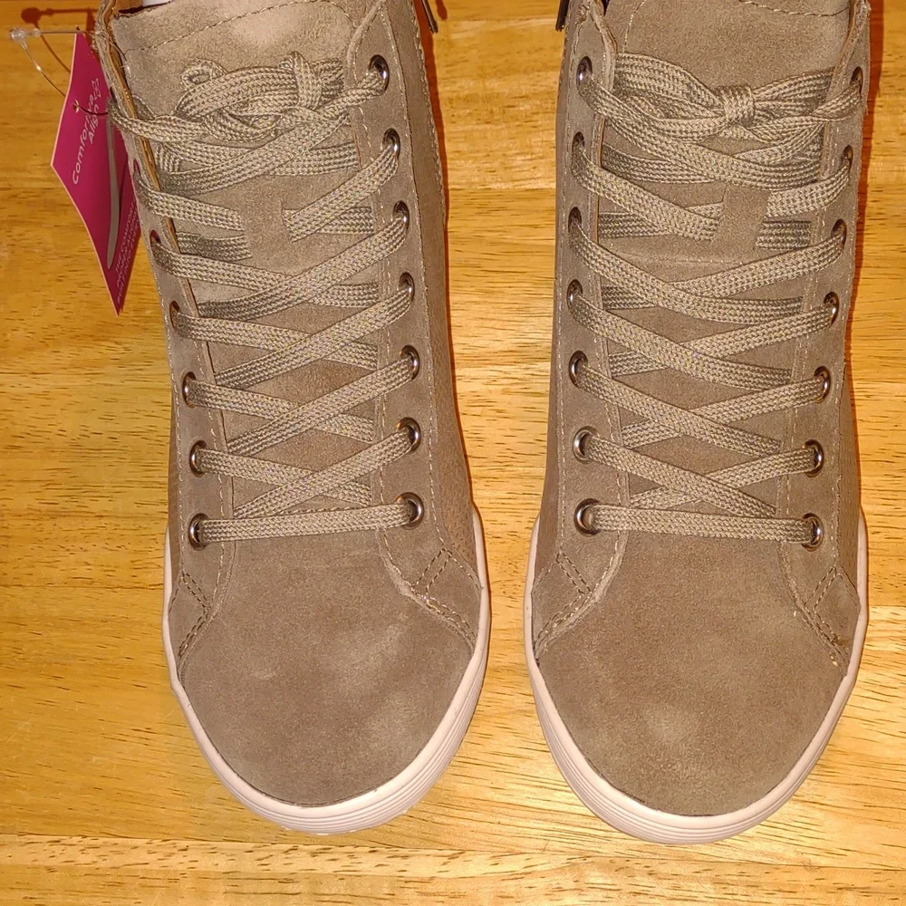 COMFORTIVA 👣Lupine in Tulpe Multi Suede Boot/Sneakers footwear